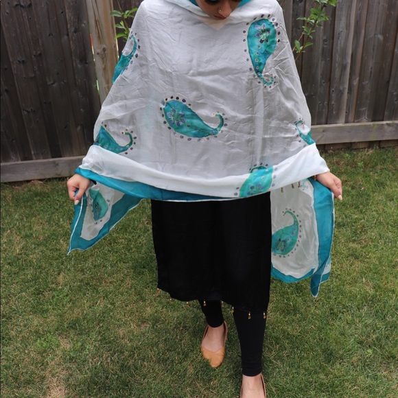 Handmade China silk scarf - Picture 2 of 3